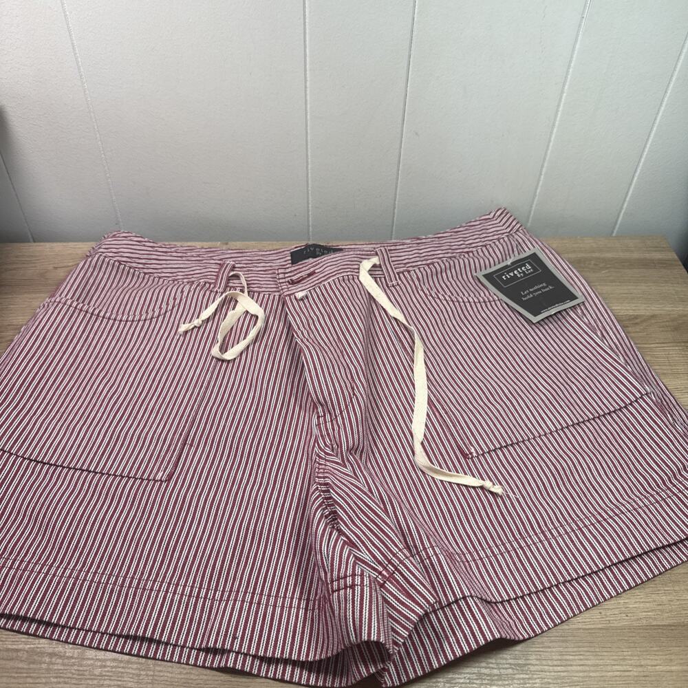 Riveted by Lee Shorts Womens size 18M Red Striped New With Tags LL